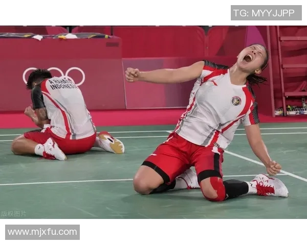 陈清晨贾一凡女双轮转展现默契配合力争羽毛球赛场新辉煌