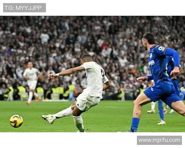 贝林厄姆精彩远射助力球队逆转胜利引发球迷热议