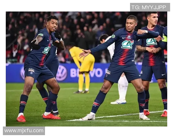 法甲巴黎圣日耳曼在主场以3:1战胜摩纳哥,继续领跑法甲积分榜 法甲巴黎圣日耳曼在主场以3:1战胜摩纳哥,继续领跑法甲积分榜