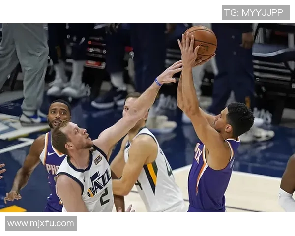 快船轻松击败黄蜂,利拉德砍下40+5,展现无敌风采 快船轻松击败黄蜂,利拉德砍下40+5,展现无敌风采